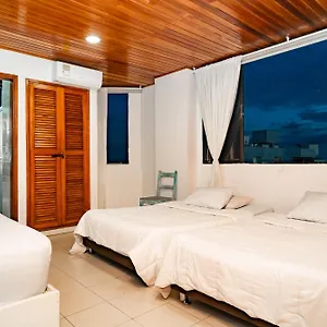 3 A Cuadra De La Playa Y Bahia Habitación en casa particular Cartagena